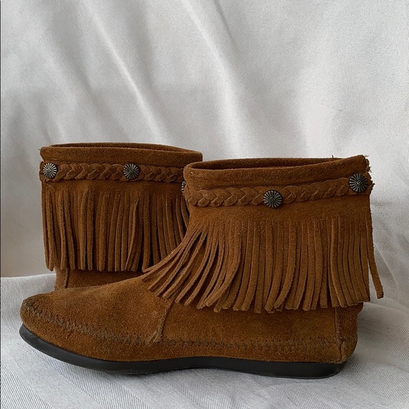 Minnetonka Moccasins Hi Top Brown Suede Braid & Fringe - Picture 7 of 11